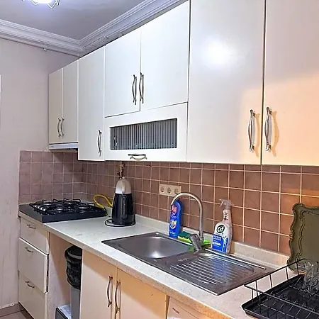 Hotel Taksim Metrosuna 5 Dakika 2+1