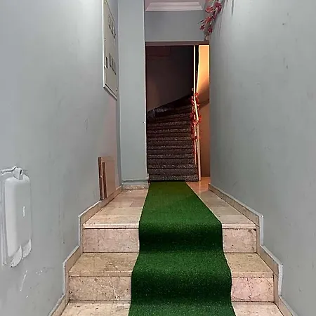 Taksim Metrosuna 5 Dakika 2+1 Istanbul